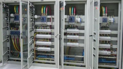 設計院設計的配電柜開關帶品牌必須符號嗎【千亞電氣】